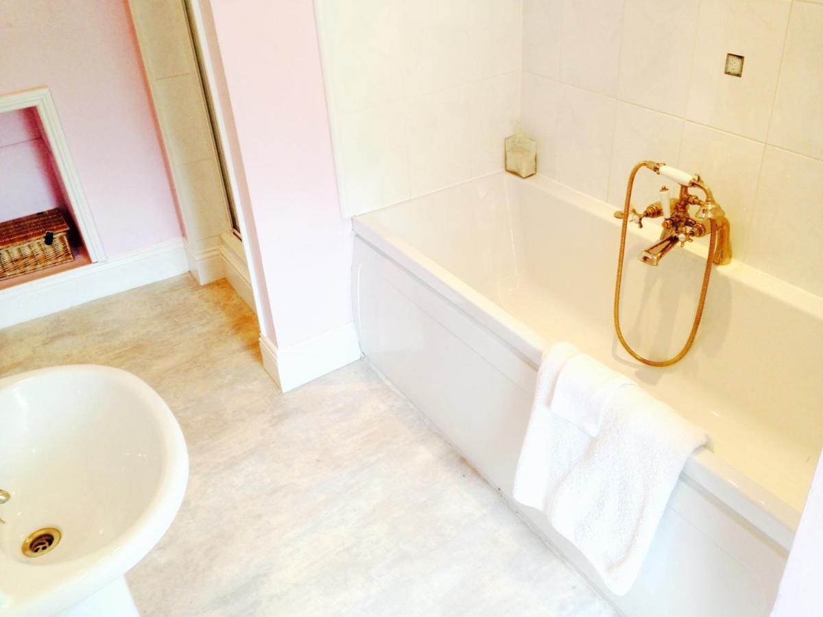 Bed and Breakfast Nightingale'S Loft Ashbourne  Exterior foto